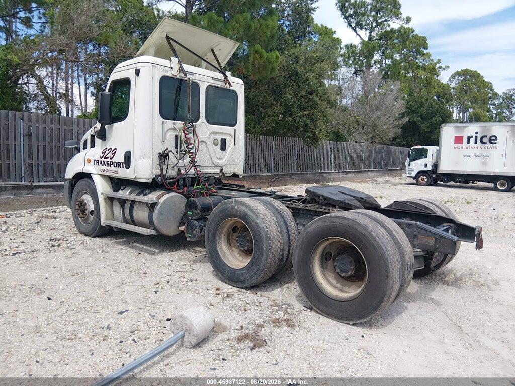 3AKJGBDV4GSHE4027 2016 FREIGHTLINER CASCADIA 113 photo no. 3