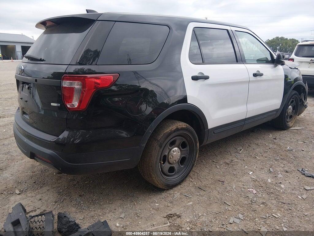 1FM5K8AR0JGB59133 2018 FORD POLICE INTERCEPTOR UTILITY photo no. 4