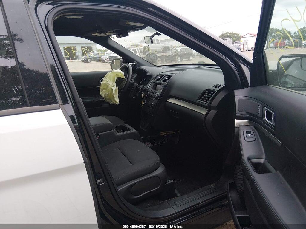 1FM5K8AR0JGB59133 2018 FORD POLICE INTERCEPTOR UTILITY photo no. 5