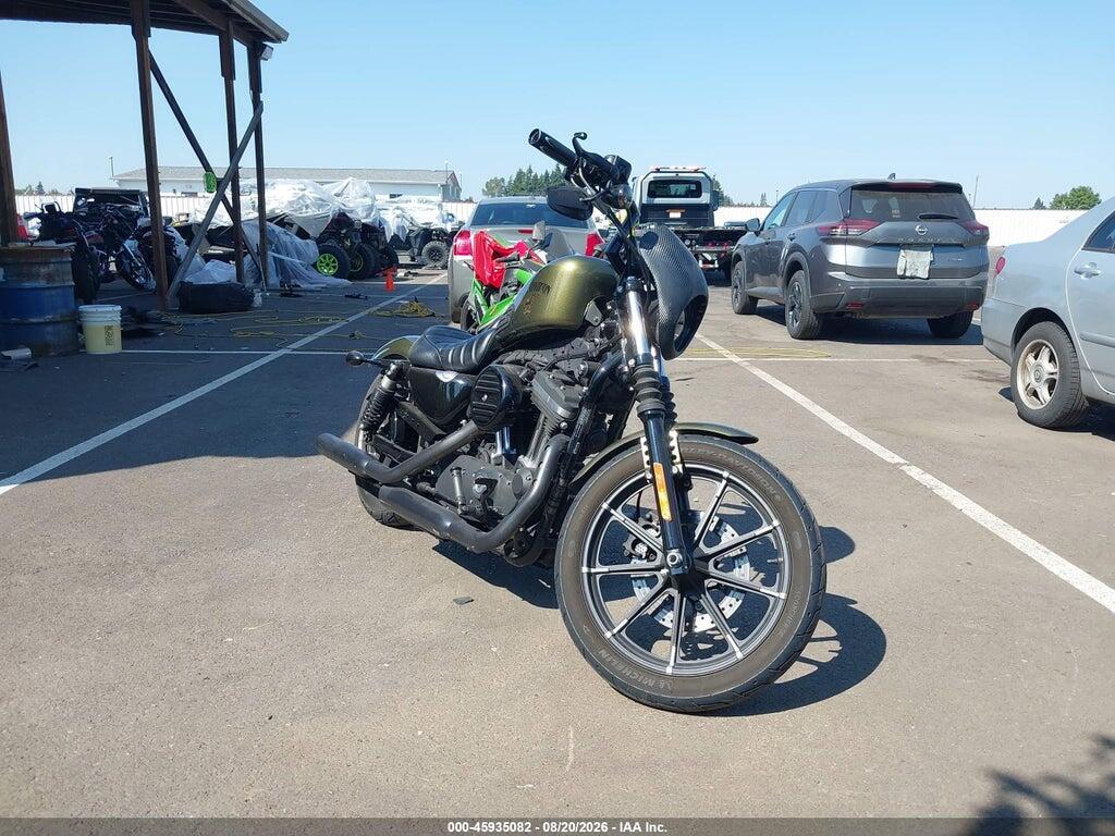 2016 HARLEY-DAVIDSON XL883 1HD4LE21XGC404474