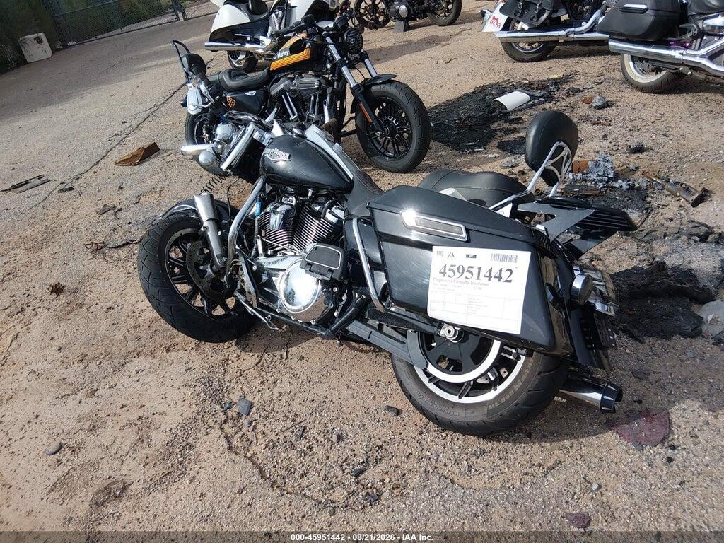 1HD1FBC15JB667802 2018 HARLEY-DAVIDSON FLHR photo no. 4