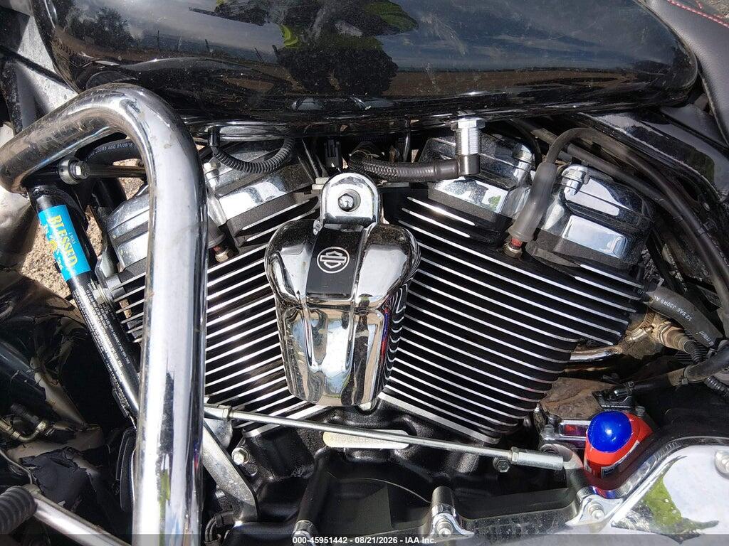 1HD1FBC15JB667802 2018 HARLEY-DAVIDSON FLHR photo no. 8