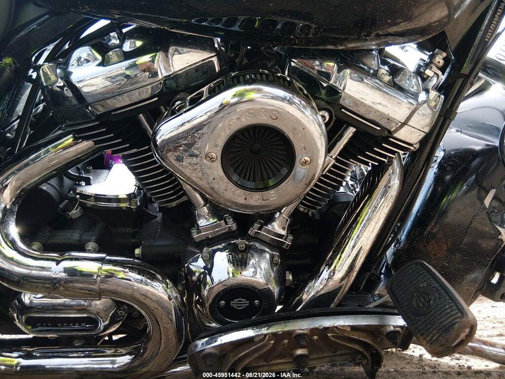 1HD1FBC15JB667802 2018 HARLEY-DAVIDSON FLHR photo no. 9