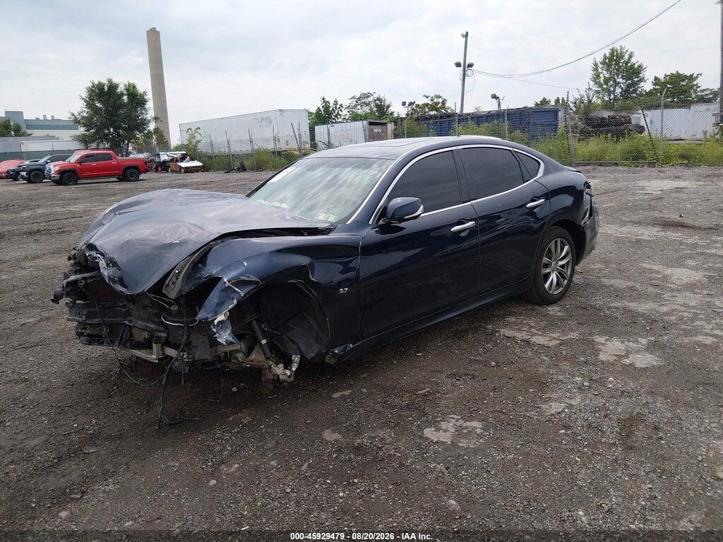JN1BY1AP1HM741302 2017 INFINITI Q70 photo no. 2