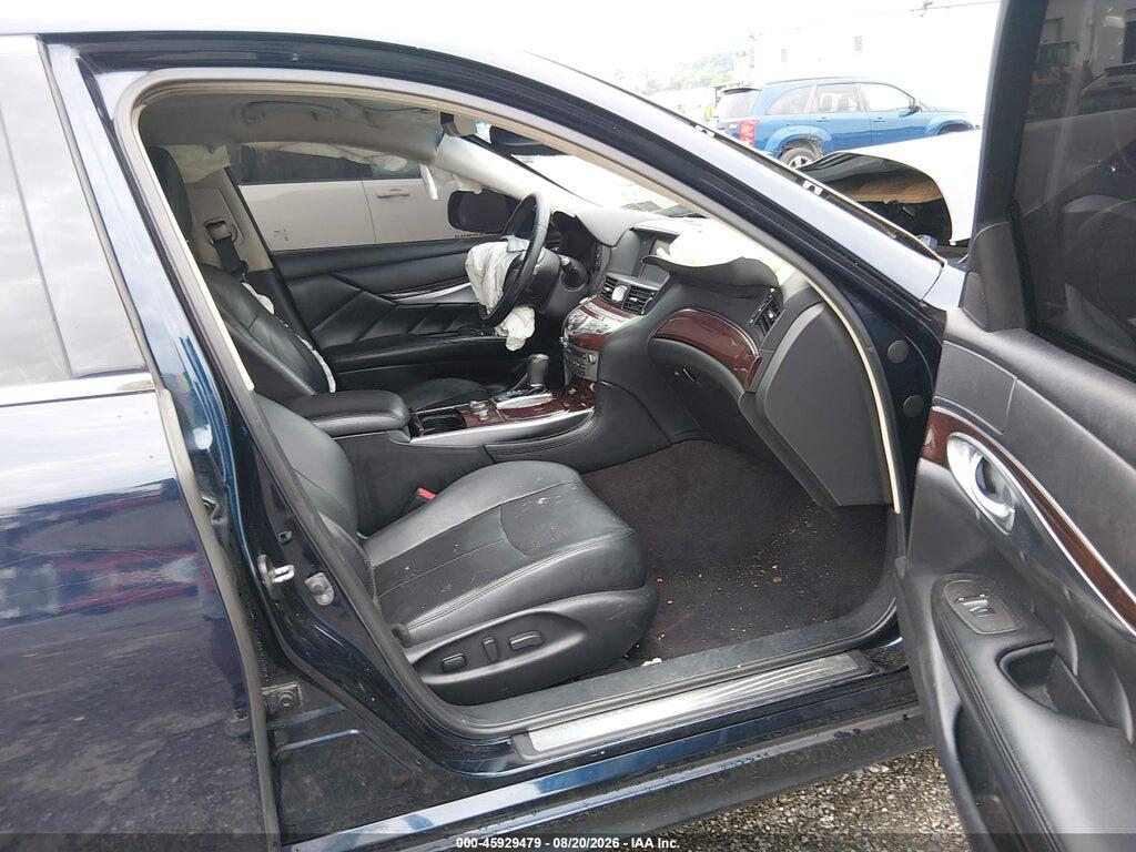 JN1BY1AP1HM741302 2017 INFINITI Q70 photo no. 5