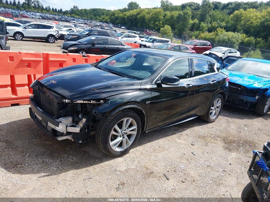 SJKCH5CP9JA004729 2018 INFINITI QX30 photo no. 2