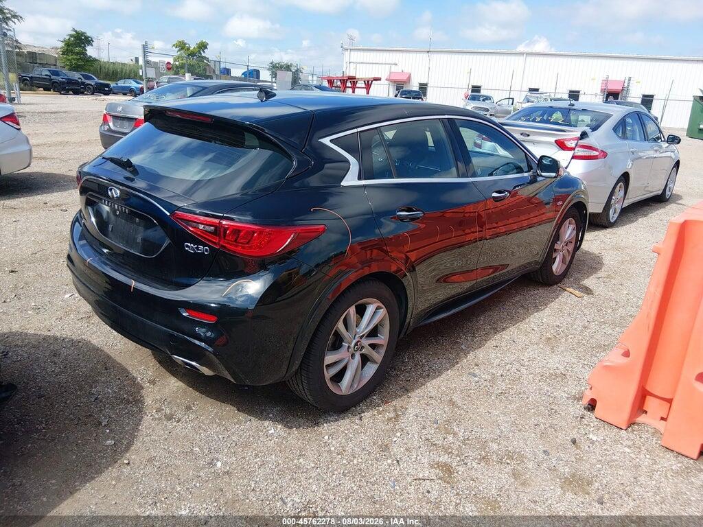 SJKCH5CP9JA004729 2018 INFINITI QX30 photo no. 4