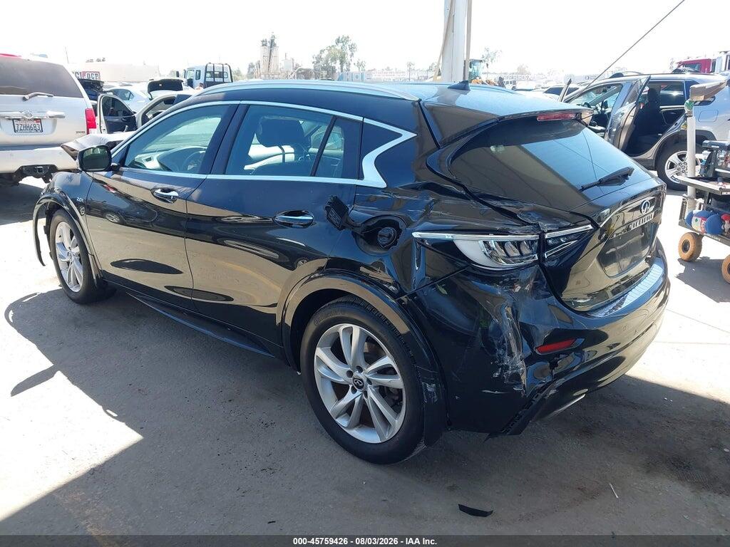 SJKCH5CP1JA057344 2018 INFINITI QX30 photo no. 3
