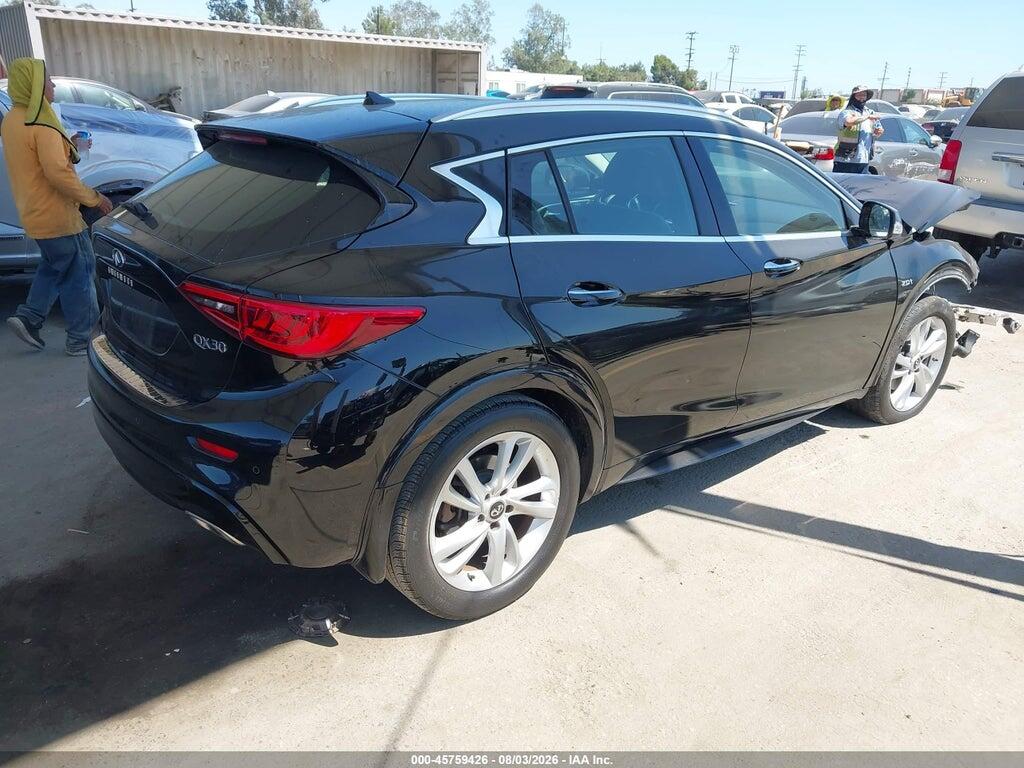 SJKCH5CP1JA057344 2018 INFINITI QX30 photo no. 4
