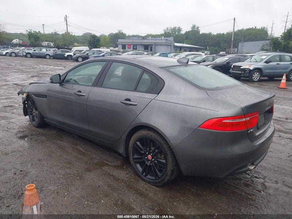 SAJAK4FX7JCP38048 2018 JAGUAR XE photo no. 3