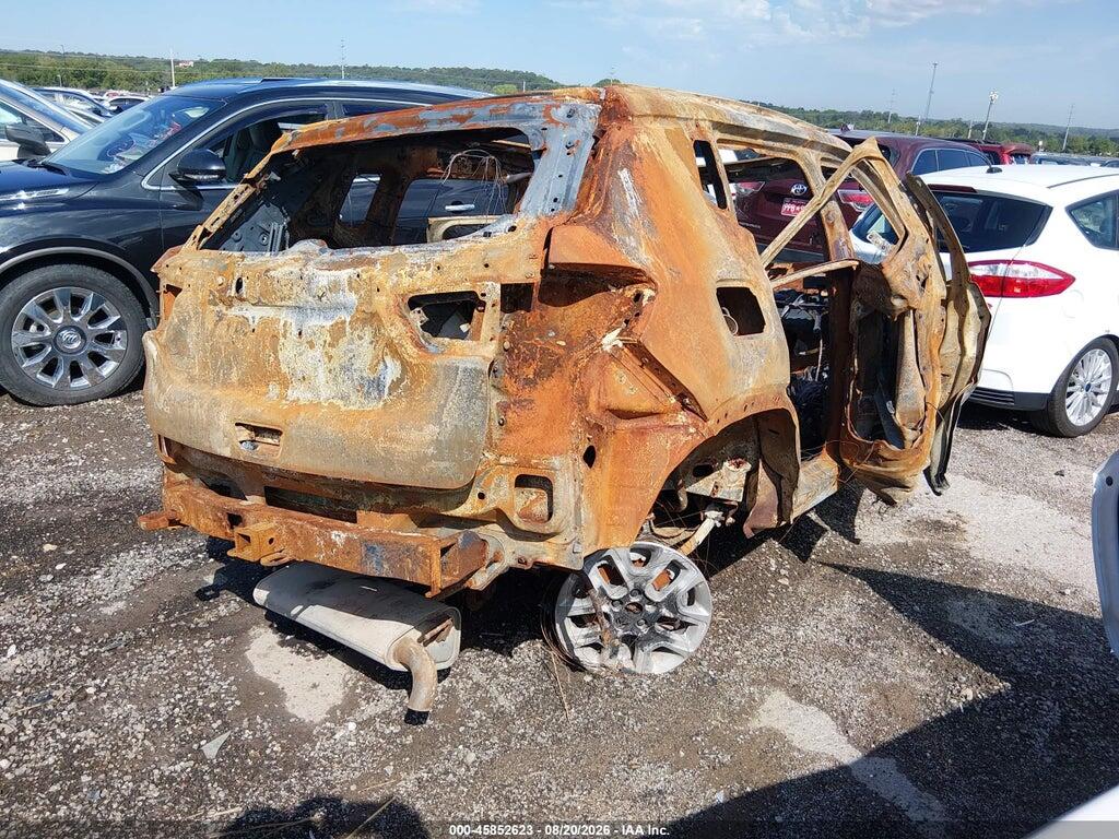3C4NJDDB2JT264329 2018 JEEP COMPASS photo no. 4