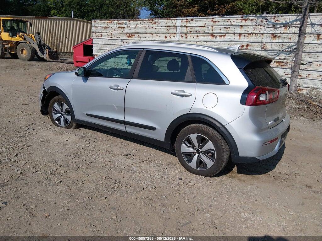 KNDCB3LC6J5110330 2018 KIA NIRO photo no. 3