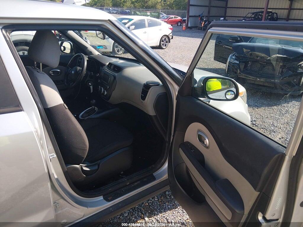 KNDJN2A27J7586707 2018 KIA SOUL photo no. 5