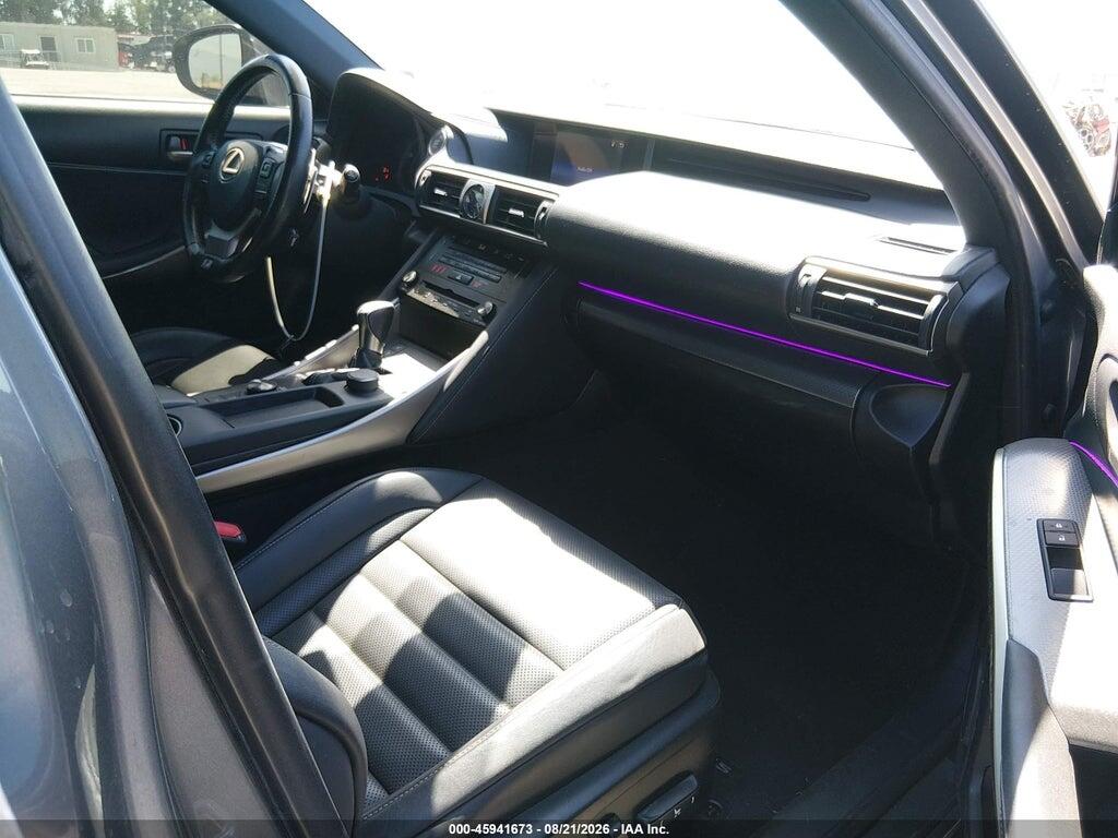 JTHBA1D26J5072587 2018 LEXUS IS 300 photo no. 5