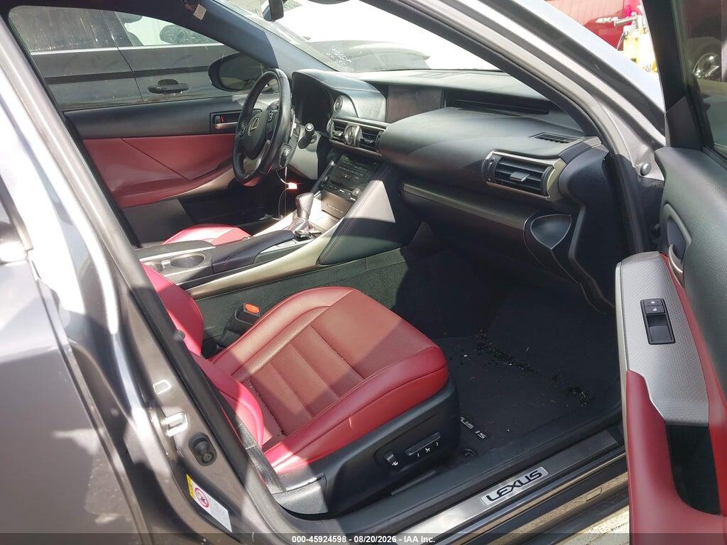 JTHBA1D2XJ5082071 2018 LEXUS IS 300 photo no. 5