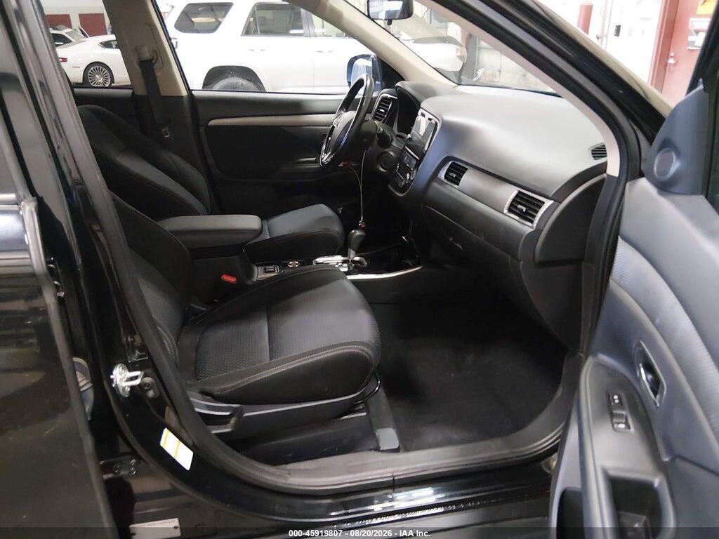 JA4AZ3A38HZ044687 2017 MITSUBISHI OUTLANDER photo no. 5