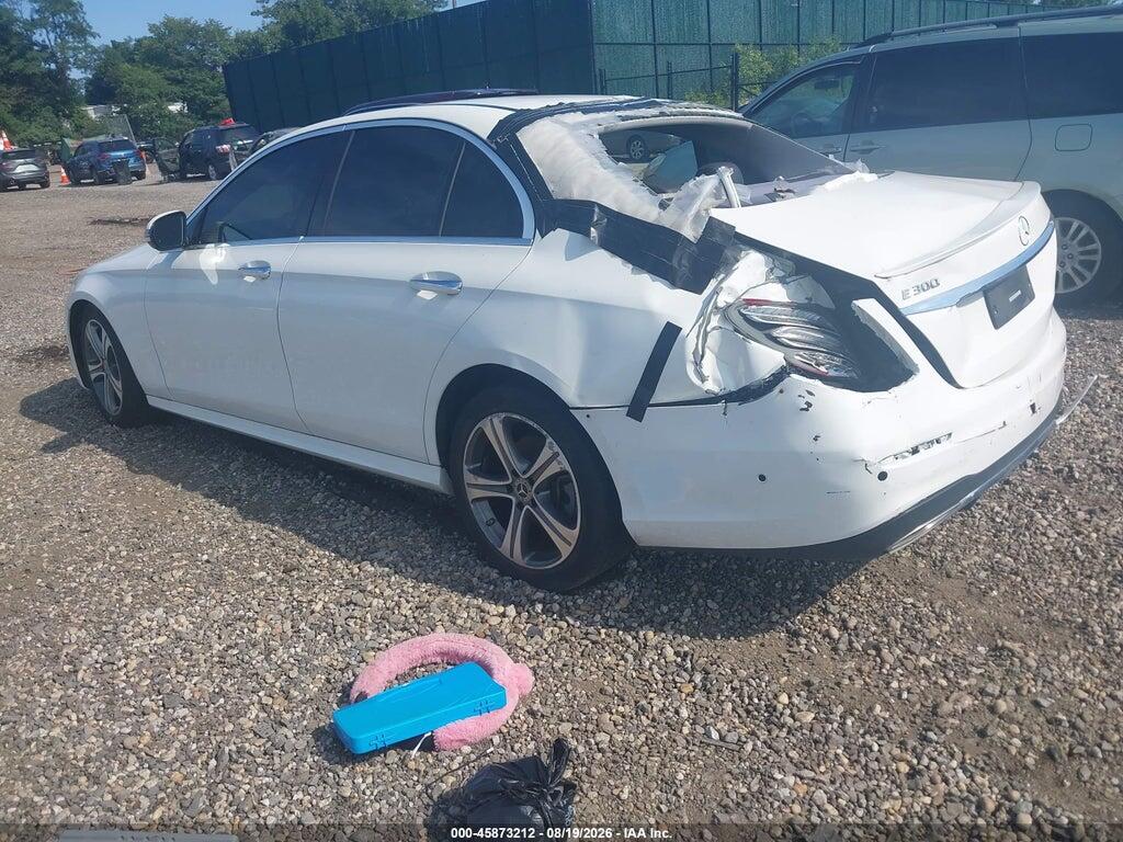 WDDZF4JB7JA469942 2018 MERCEDES-BENZ E 300 photo no. 3