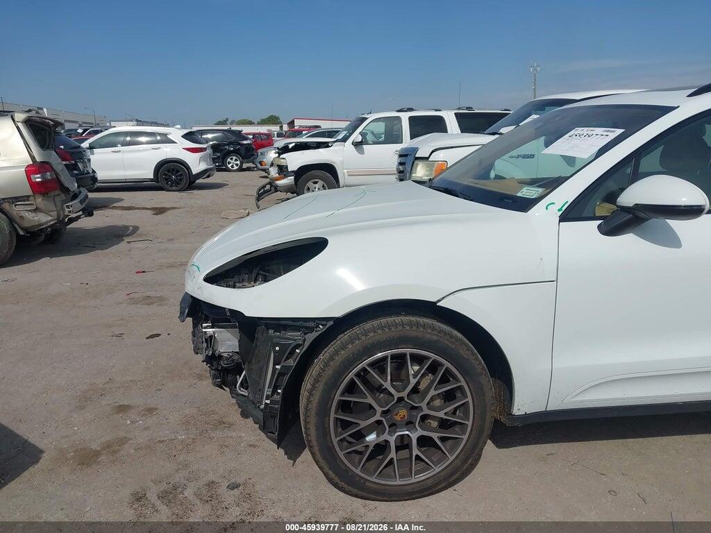 WP1AB2A5XHLB20241 2017 PORSCHE MACAN photo no. 6