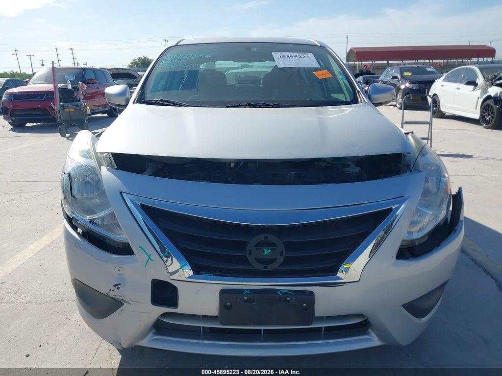 3N1CN7AP5JL885080 2018 NISSAN VERSA photo no. 12