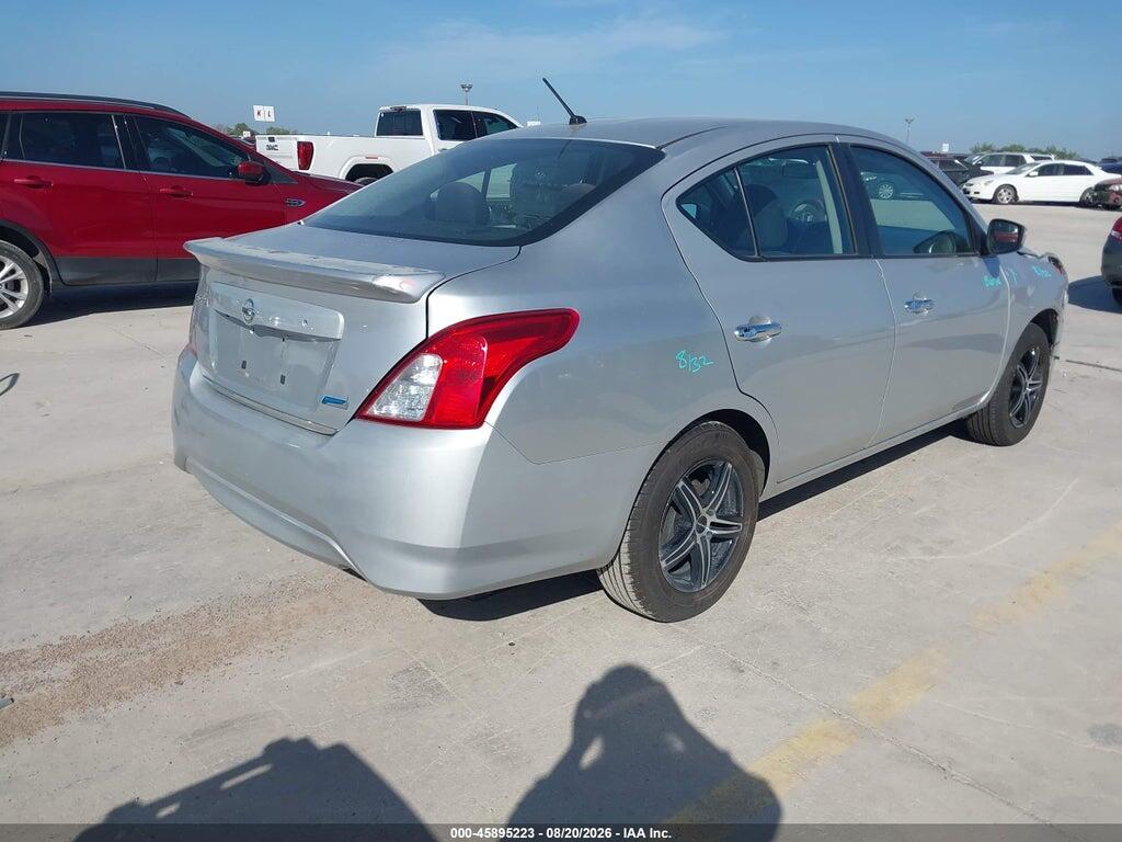 3N1CN7AP5JL885080 2018 NISSAN VERSA photo no. 4