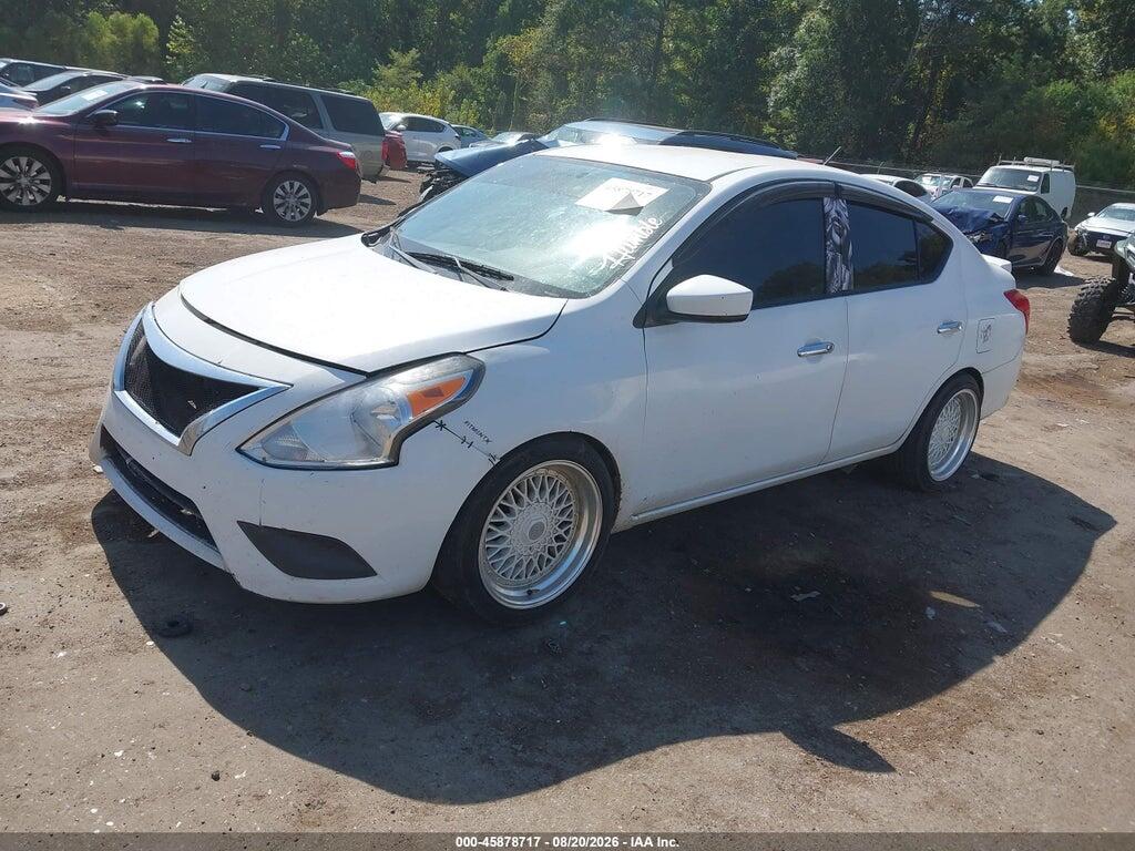 3N1CN7AP6JL864982 2018 NISSAN VERSA photo no. 2
