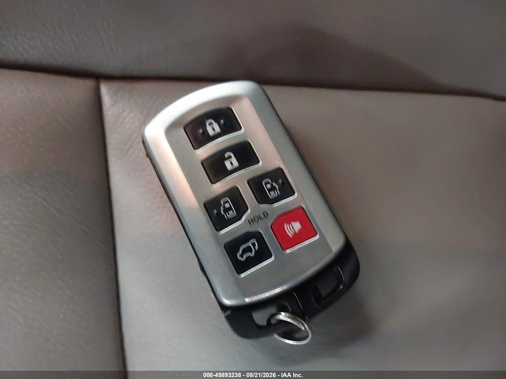 5TDYK3DC5FS545314 2015 TOYOTA SIENNA photo no. 11