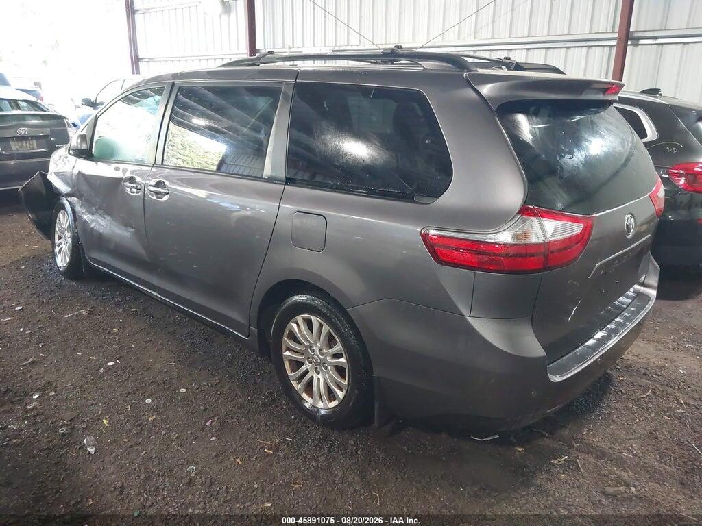 5TDYZ3DC4HS808486 2017 TOYOTA SIENNA photo no. 3
