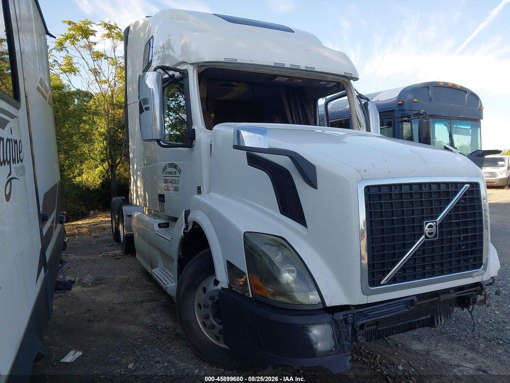 4V4NC9EH3FN908880 2015 VOLVO VN photo no. 1