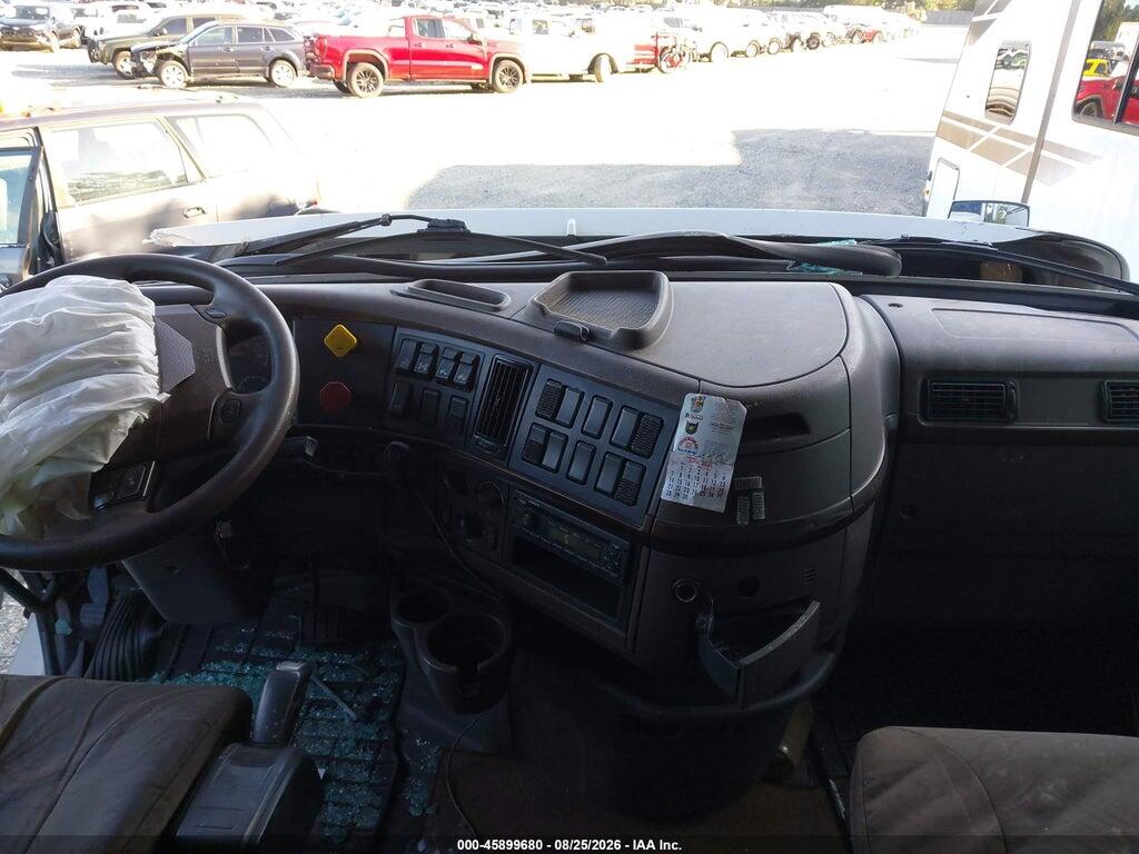 4V4NC9EH3FN908880 2015 VOLVO VN photo no. 7