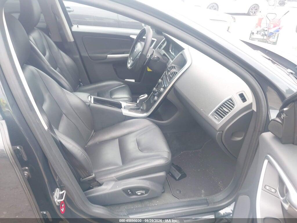 YV4902RC4F2565748 2015 VOLVO XC60 photo no. 5