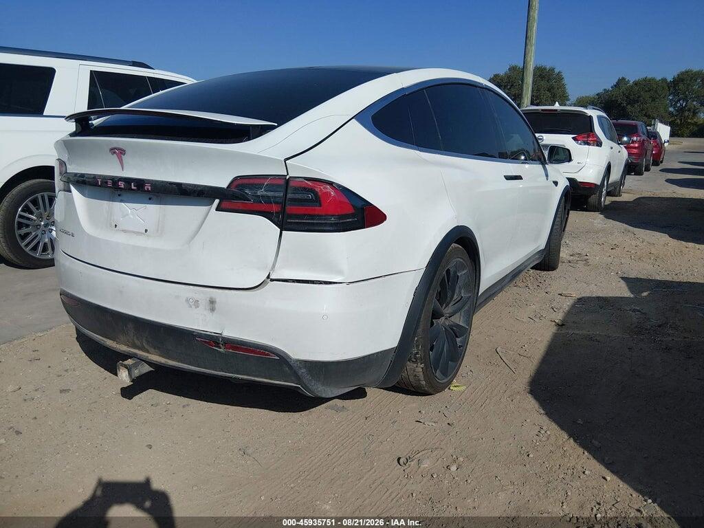 5YJXCBE20JF135526 2018 TESLA MODEL X photo no. 4