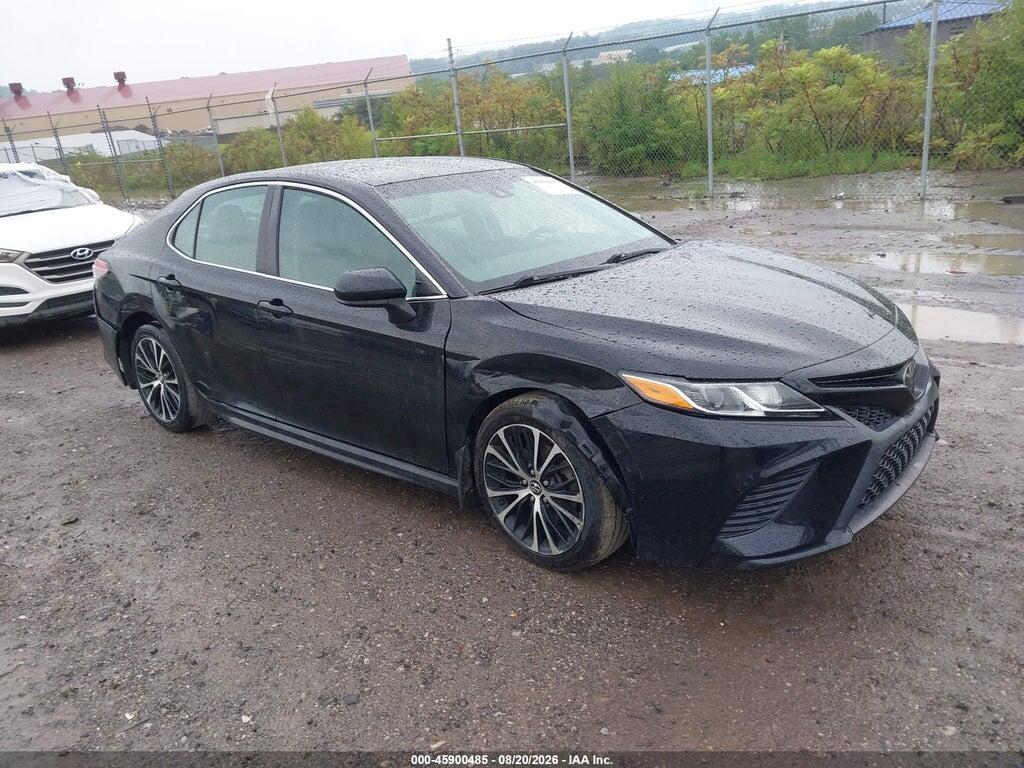 4T1B11HKXJU585256 2018 TOYOTA CAMRY photo no. 1