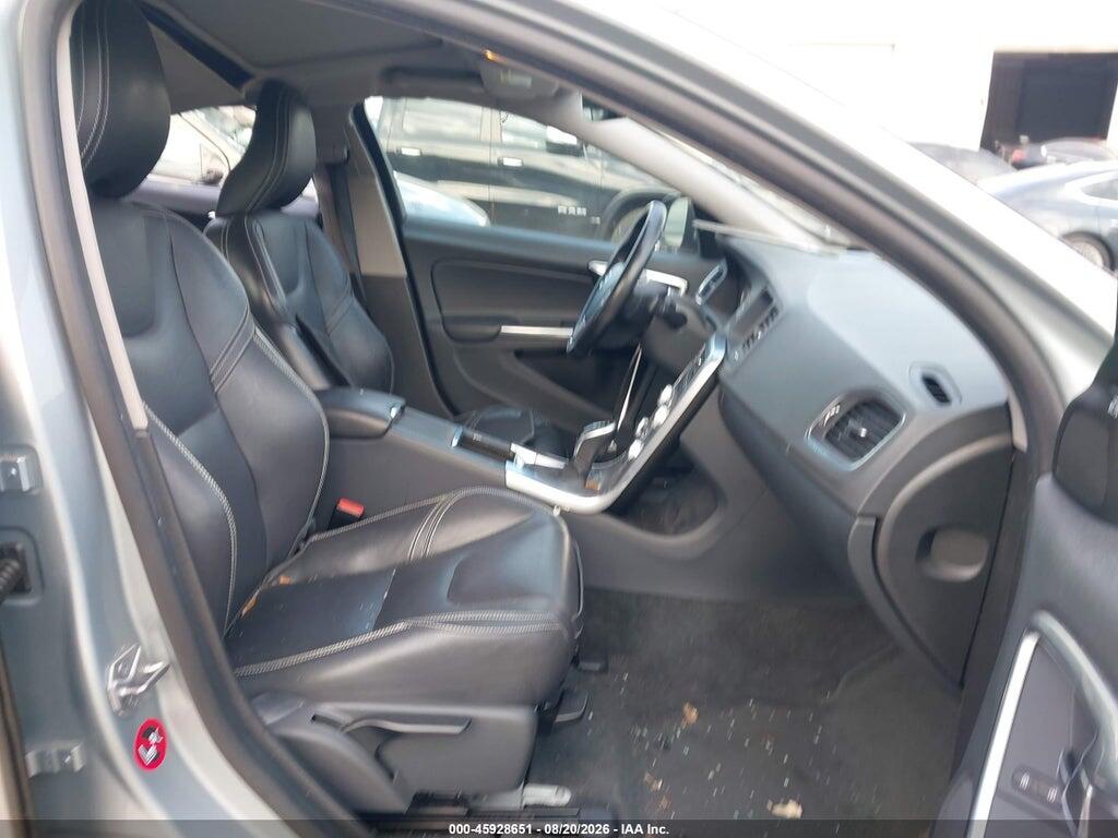 YV126MFL7H2435799 2017 VOLVO S60 photo no. 5