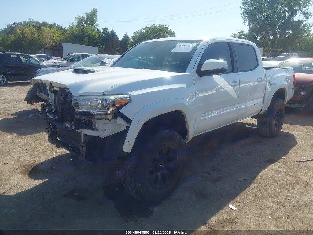 5TFCZ5AN2JX131126 2018 TOYOTA TACOMA photo no. 2