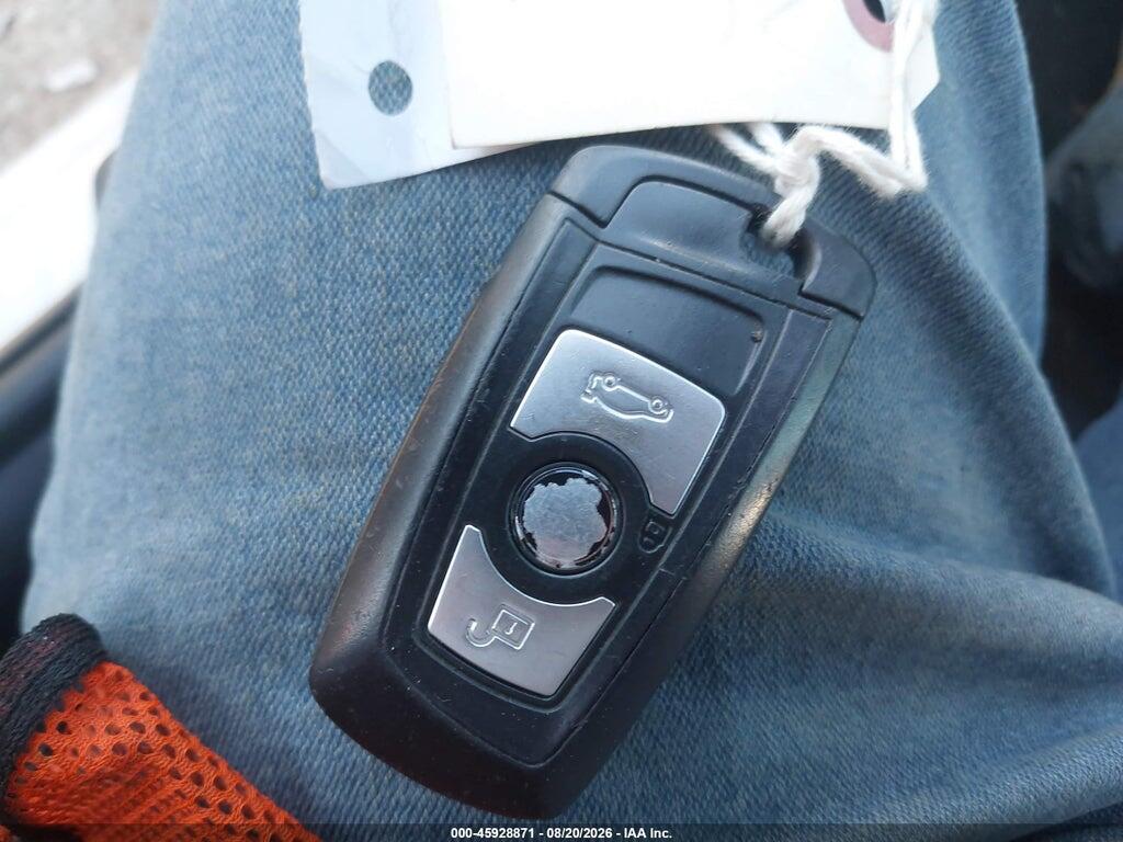 WBA3C3C59DF981989 2013 BMW 320I photo no. 11