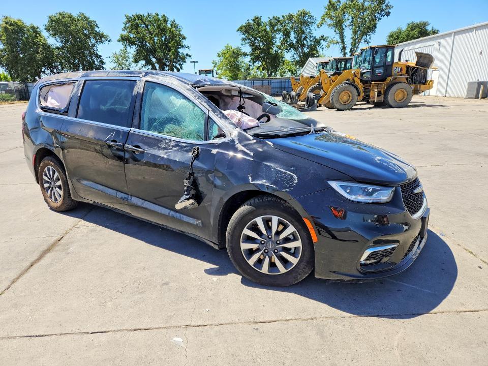 2024 CHRYSLER PACIFICA HYBRID SELECT — Фото 4 из 12
