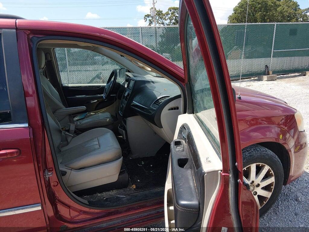 2C4RC1BGXDR565236 2013 CHRYSLER TOWN & COUNTRY photo no. 5
