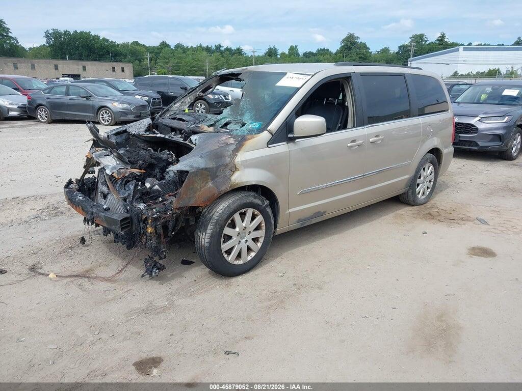 2C4RC1BG8DR558964 2013 CHRYSLER TOWN & COUNTRY photo no. 2
