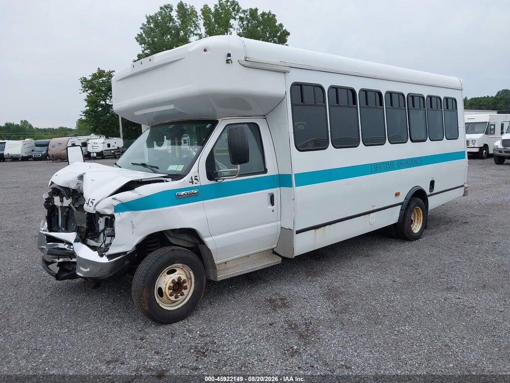 1FDFE4FS2KDC73993 2019 FORD E-450 CUTAWAY photo no. 2