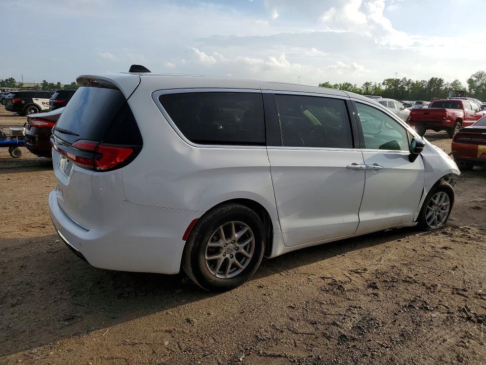 2024 CHRYSLER PACIFICA TOURING L — Фото 3 из 13