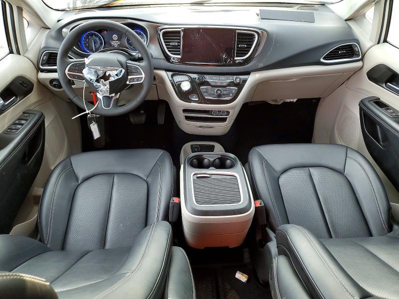 2024 CHRYSLER PACIFICA TOURING L — Фото 8 из 13