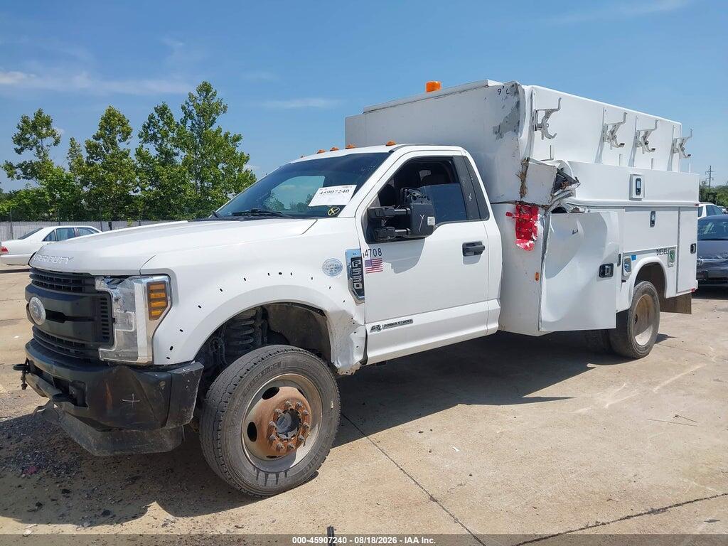 1FDUF5HT2KEF70823 2019 FORD F-550 CHASSIS photo no. 2