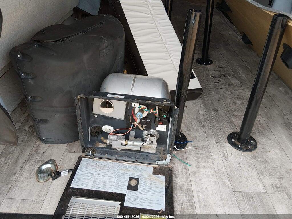 2019 HEARTLAND RV PIONEER 5SFPB3026KE397549