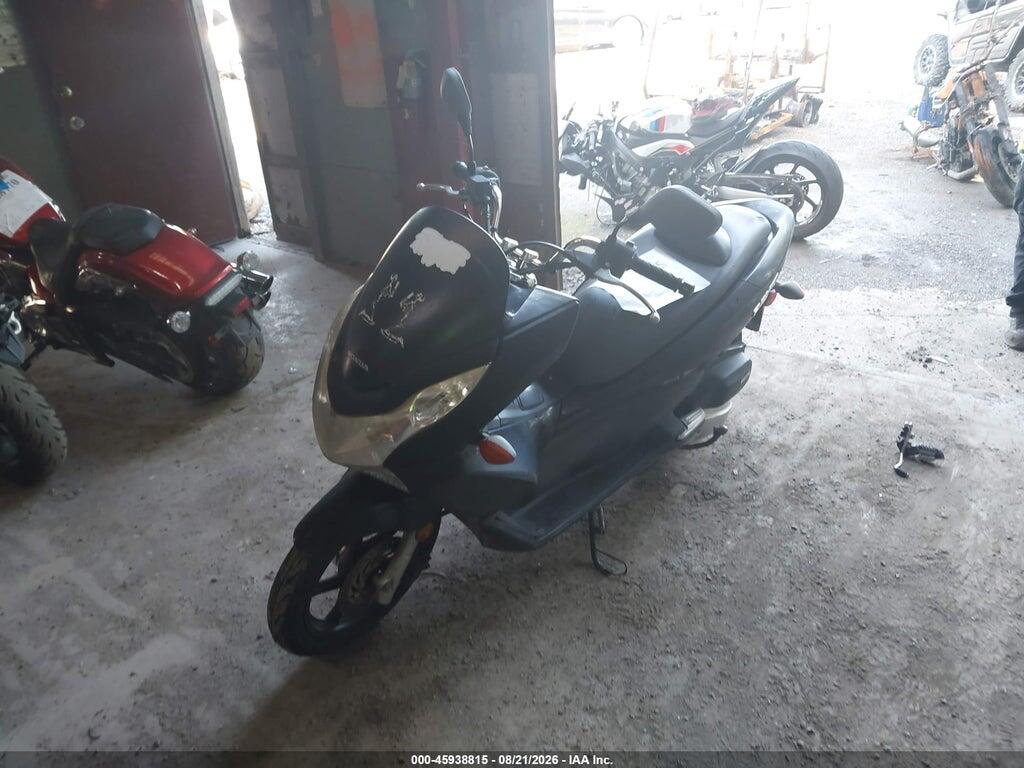 MLHKF1216D5006006 2013 HONDA PCX photo no. 2
