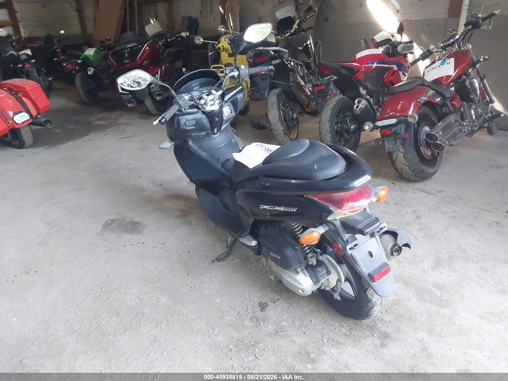 MLHKF1216D5006006 2013 HONDA PCX photo no. 3