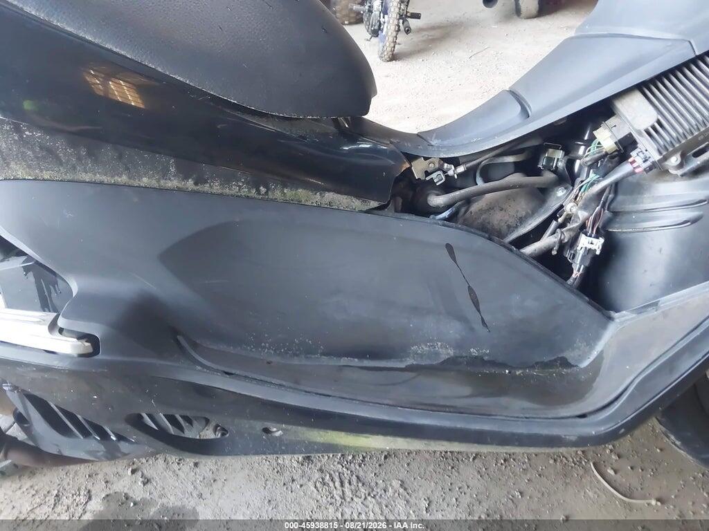 MLHKF1216D5006006 2013 HONDA PCX photo no. 8
