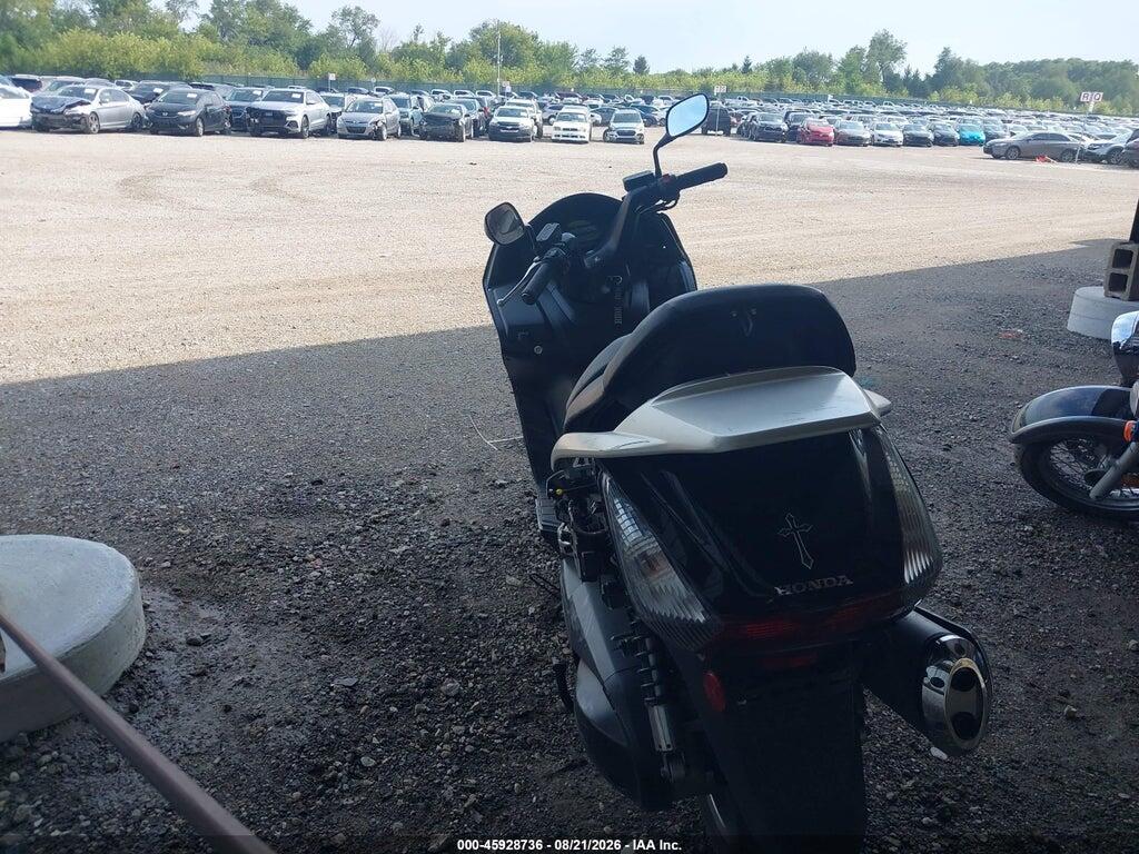 JH2PD0149DK100341 2013 HONDA SILVERWING photo no. 3
