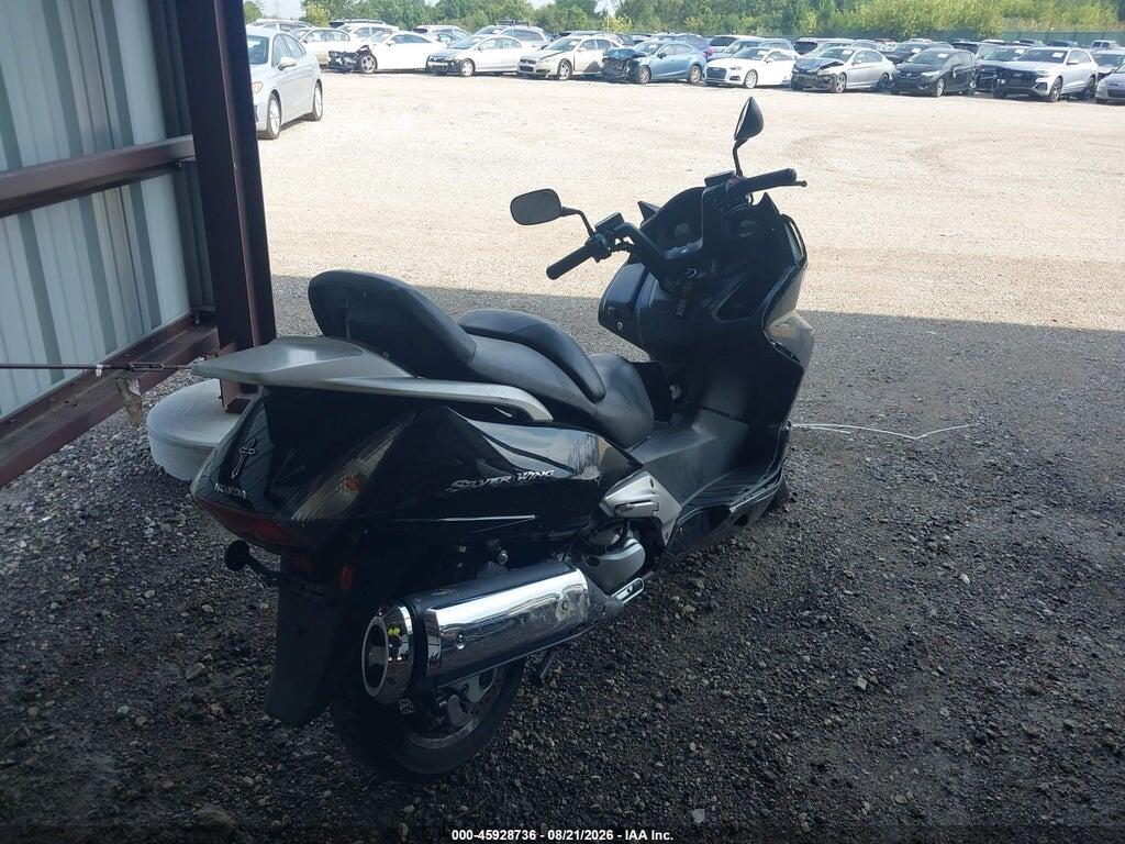 JH2PD0149DK100341 2013 HONDA SILVERWING photo no. 4