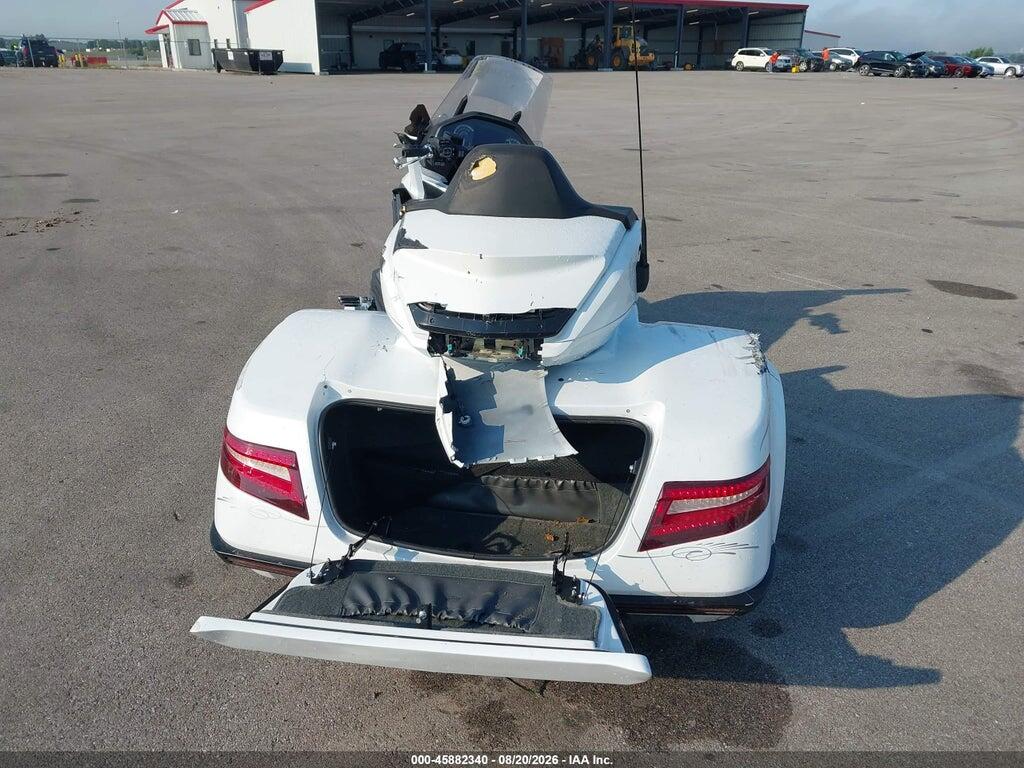 JH2SC7908LK200054 2020 HONDA GL1800 photo no. 6