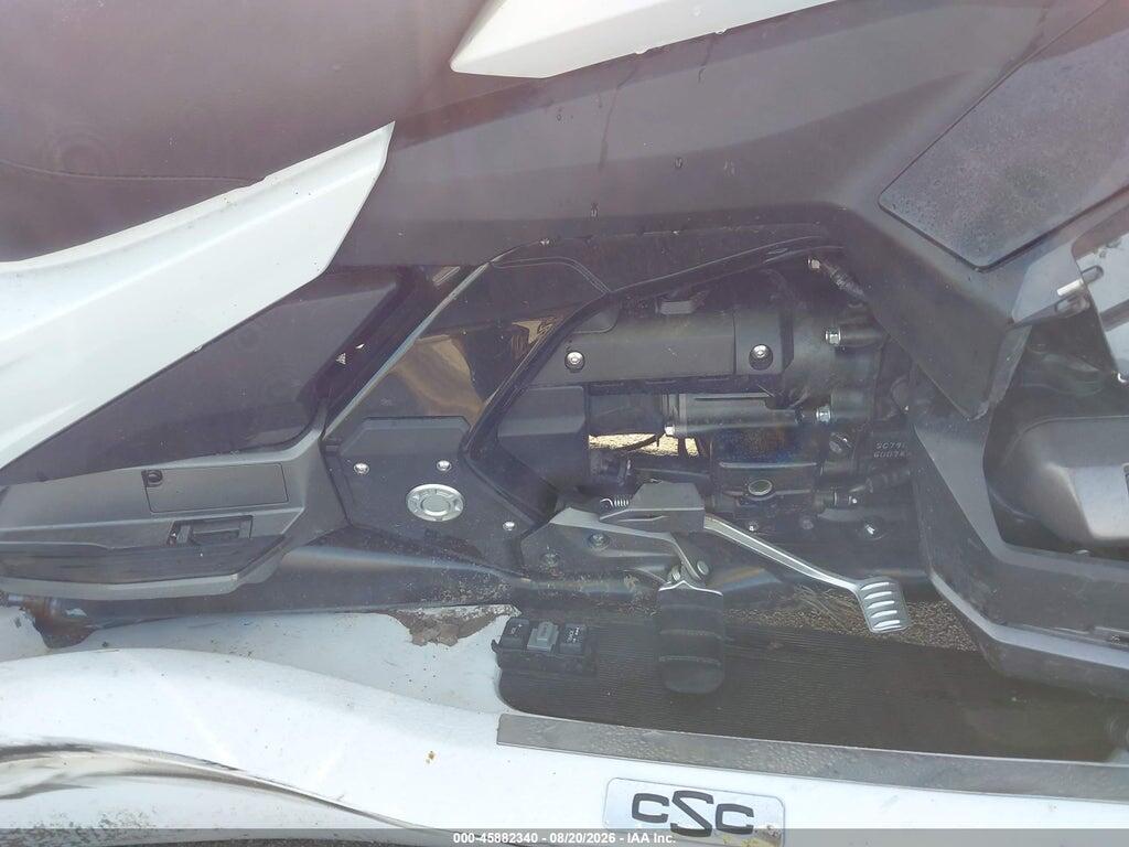 JH2SC7908LK200054 2020 HONDA GL1800 photo no. 8